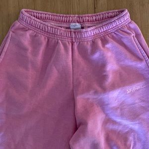 Iets Frans… sweatpants.